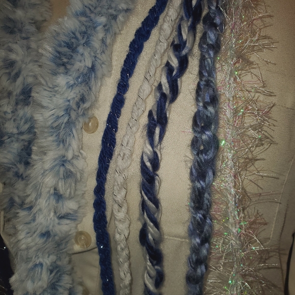 Blue & white "crazy" scarf - Picture 2 of 2